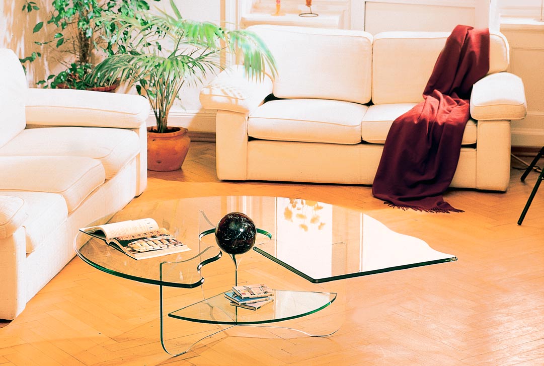 CENTO 1, (B) 128 cm x (T) 122 cm x (H) 45 cm Untergestell: Floatglas 15 mm, Kanten poliert, inkl. Marmorkugel Ø=16 cm, Tischplatte: Floatglas 15 mm, Kantenschliff Ogee, lose aufliegend,mit Marmorkugel rot 1.578 Euro CENTO 1, (B) 128 cm x (T) 122 cm x (H) 45 cm Untergestell: Floatglas 15 mm, Kanten poliert, inkl. Marmorkugel Ø=16 cm, Tischplatte: Floatglas 15 mm, Kantenschliff Ogee, lose aufliegend,mit Marmorkugel rot 1.578 Euro